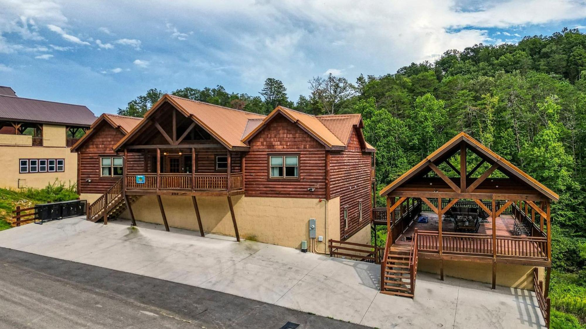 Smokey'S Paradise By Avantstay Sleeps 22 Pool Sevierville Eksteriør billede