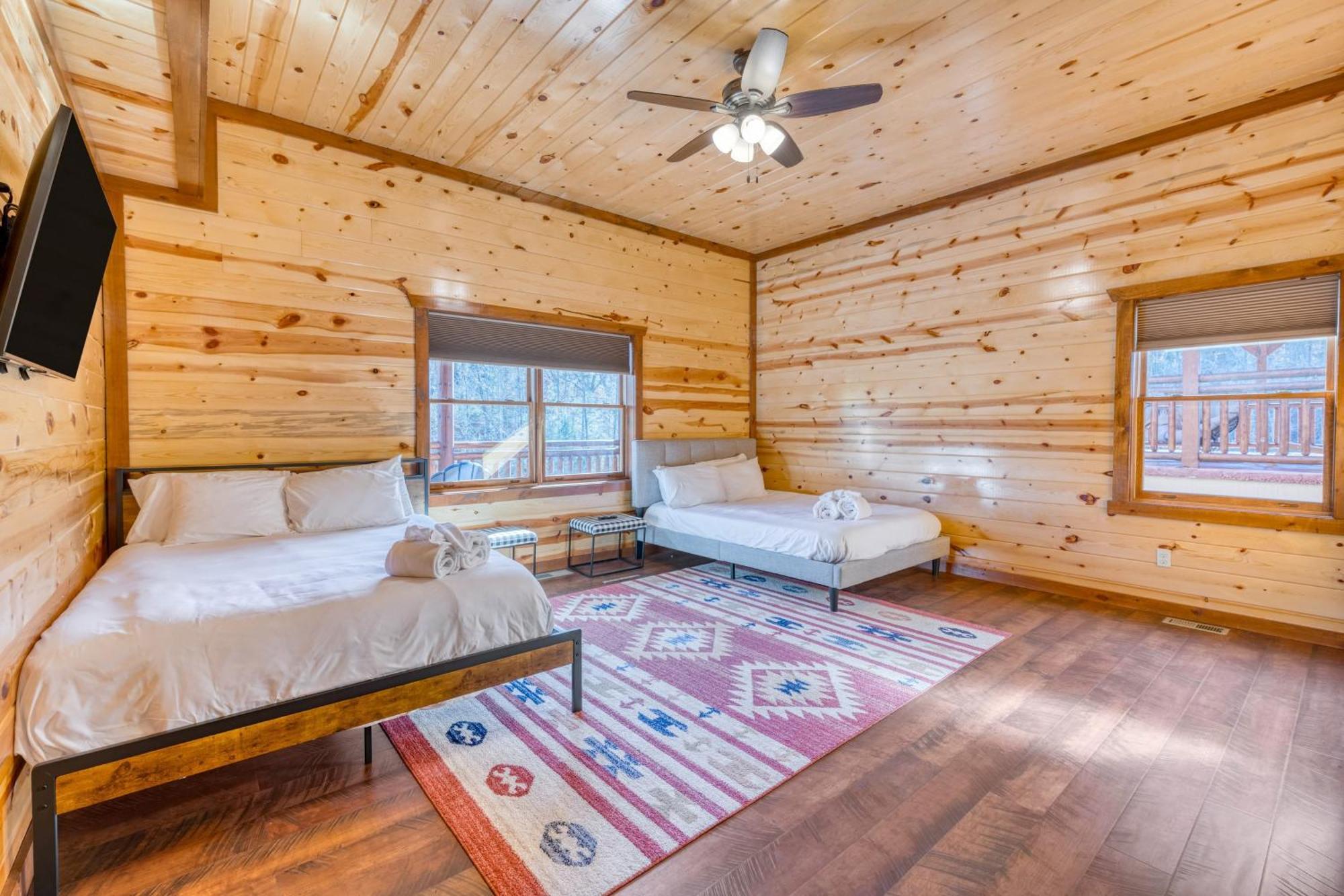 Smokey'S Paradise By Avantstay Sleeps 22 Pool Sevierville Eksteriør billede