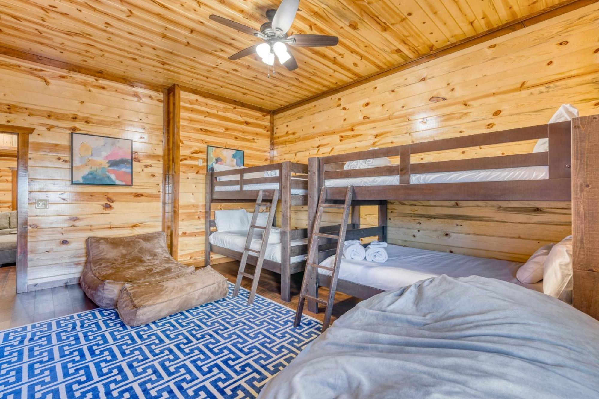 Smokey'S Paradise By Avantstay Sleeps 22 Pool Sevierville Eksteriør billede